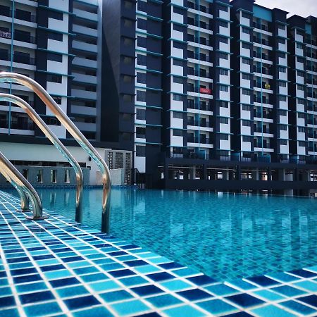 Ferienwohnung Zamrud Residensi Kajang Exterior foto